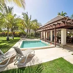 Luxury Villa With Maid